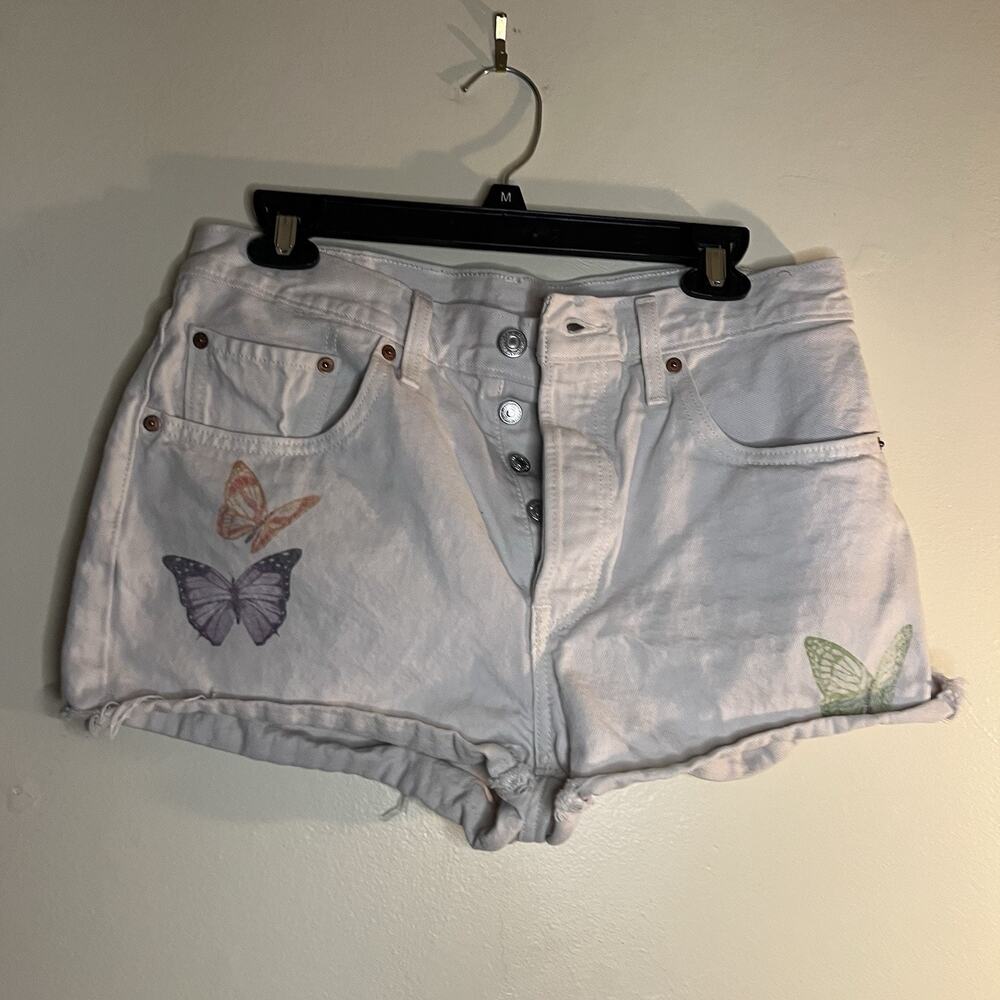 501 Levi’s Shorts Size W30 Women Cream With Butterfly Print Button Up